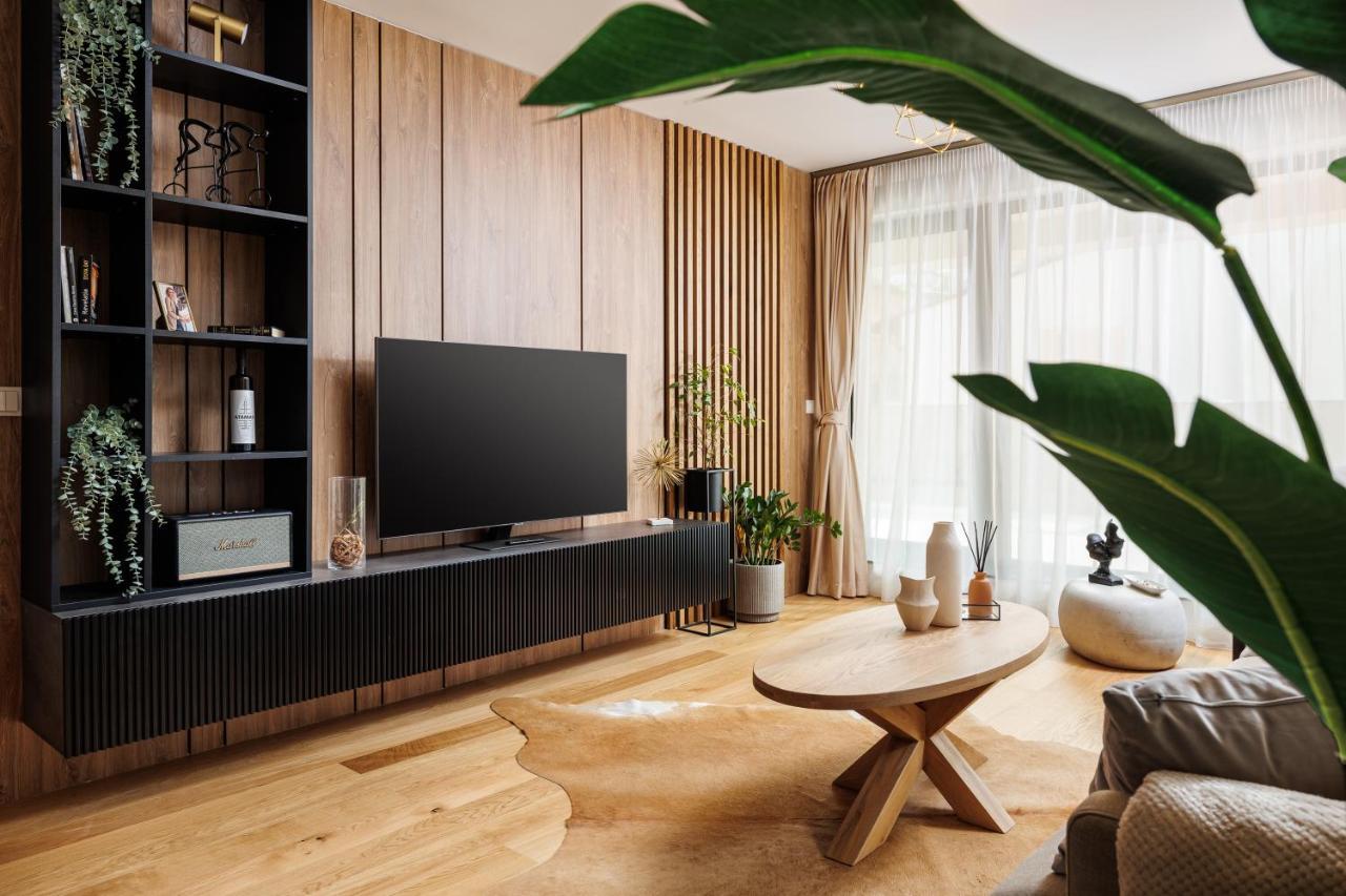 Pure Living Apartment W. Private Parking Μπρασόβ Εξωτερικό φωτογραφία